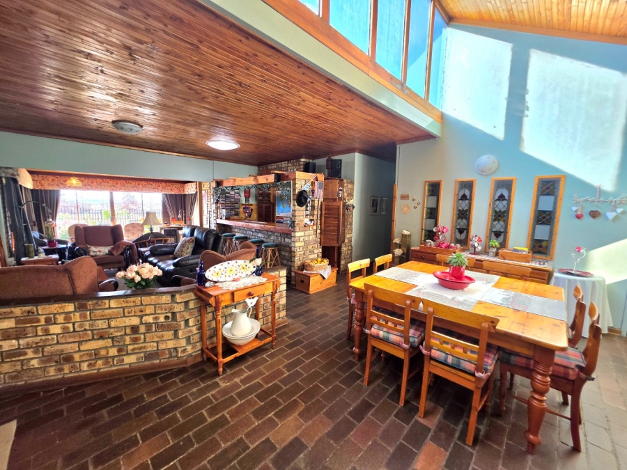 5 Bedroom Property for Sale in Panorama Free State